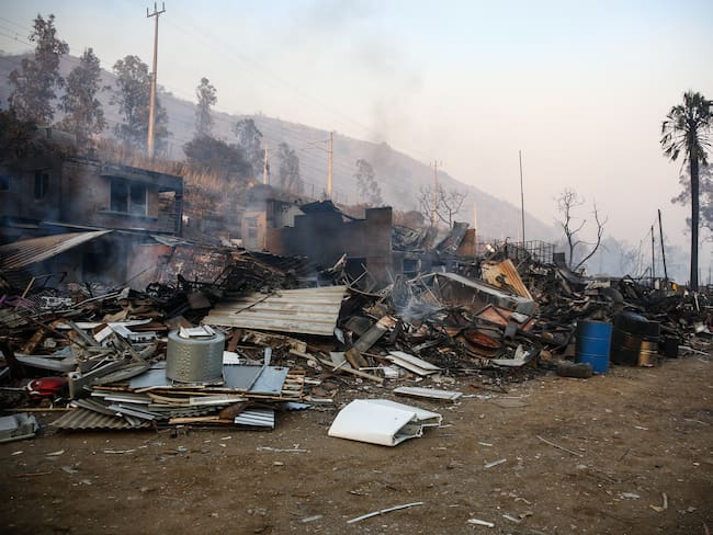 Incendios forestales en Valparaíso: contraalmirante confirma que no respetar el toque de queda es un delito