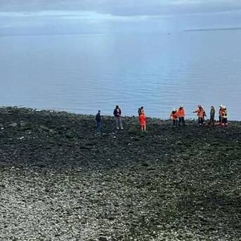 Encuentran cuerpo flotando sin vida en el mar en Puerto Montt: correspondería al de un hombre en situación de calle