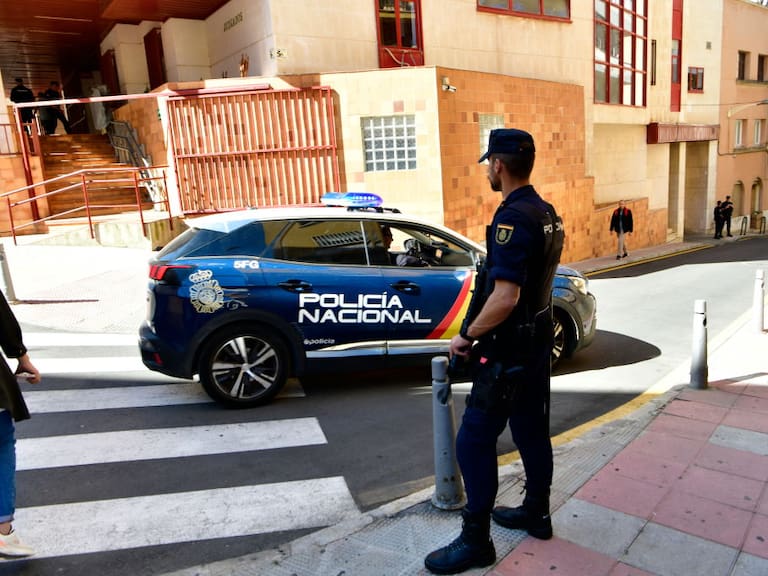 La Policía de España realiza un operativo de detención