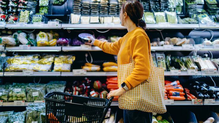 “Ante la gravedad del caso”: Sernac oficia a cadena de supermercados por denuncia de venta de pan con hongos