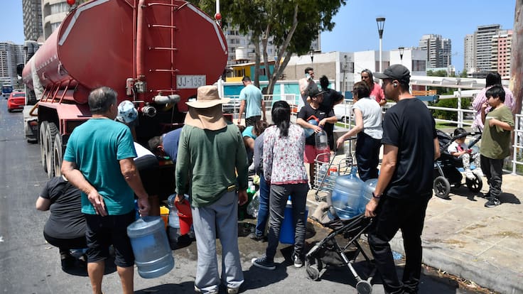 Sernac anuncia demanda colectiva contra Aguas Antofagasta por corte de suministro no programado