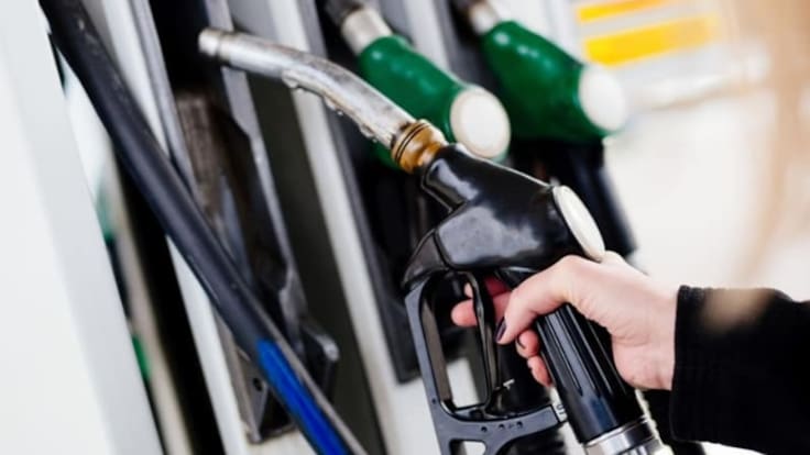 Sernac exige a Shell compensar a consumidores: vehículos fueron cargados con agua y no bencina