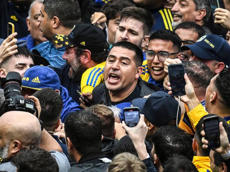 Atención Vidal: Juan Román Riquelme gana las elecciones y seguirá como presidente de Boca Juniors