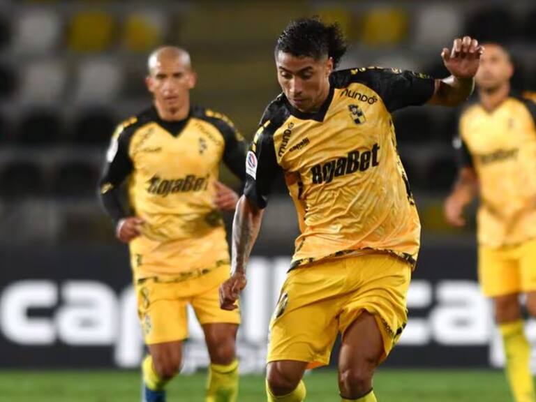 Luciano Cabral sorprende y define el club donde le gustaría jugar el próximo semestre en Chile