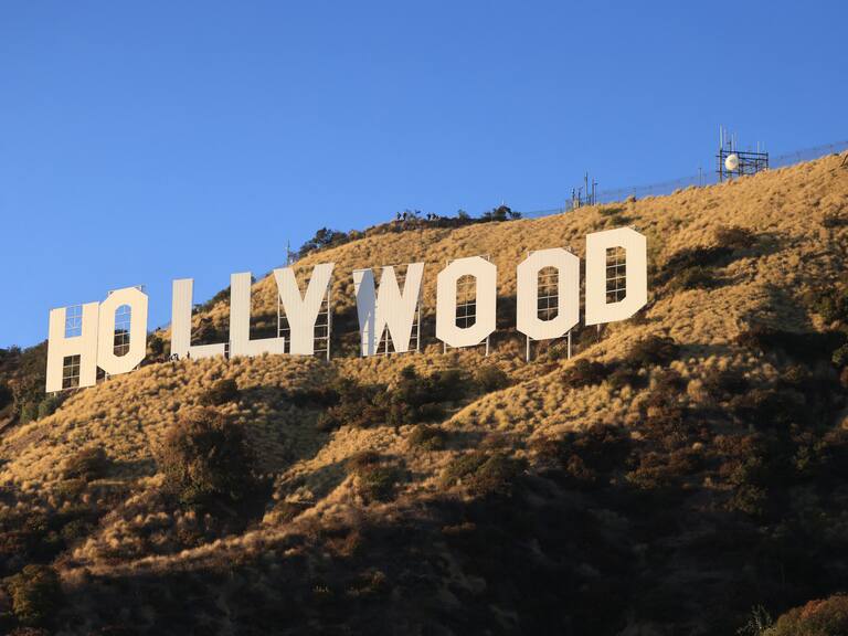 Reconocida actriz de Hollywood es demandada por patearle la cabeza a un extra en plena filmación de su nueva película