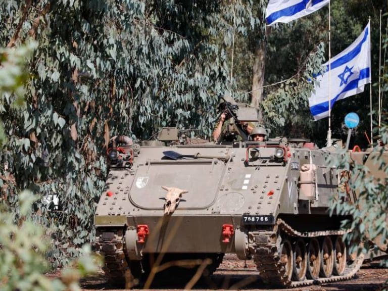 Israel amplía su ofensiva y ataca objetivos «terroristas» de Hezbolá en el Líbano