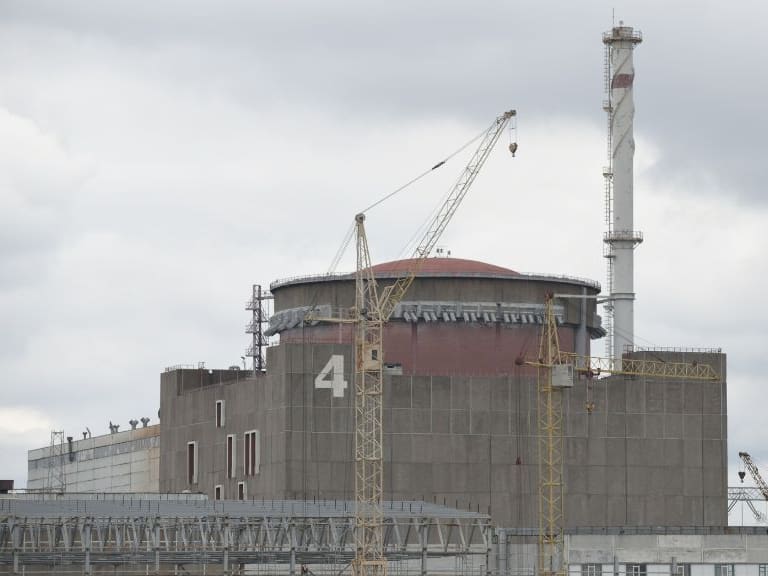 Sigue la tensión en Ucrania: Agencia de la ONU busca descartar presencia de explosivos en central nuclear