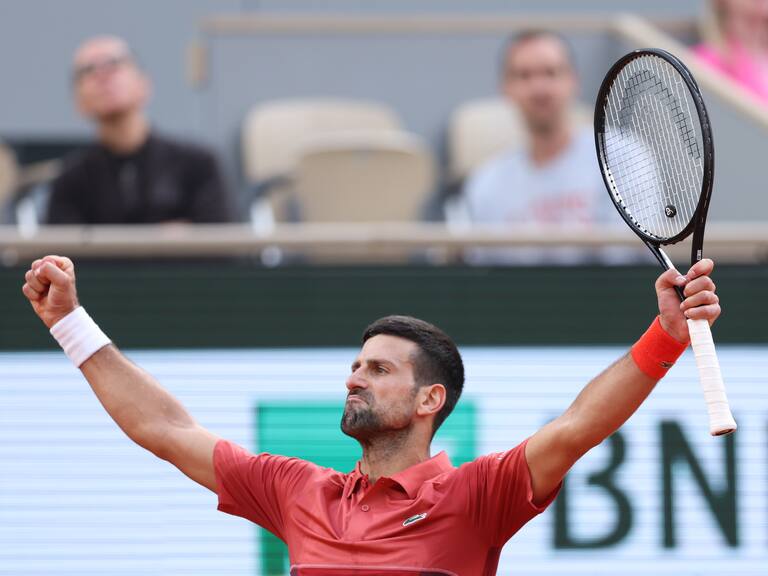 Novak Djokovic sobrevive a su físico y la resistencia de Cerúndolo para continuar en carrera por ganar Roland Garros