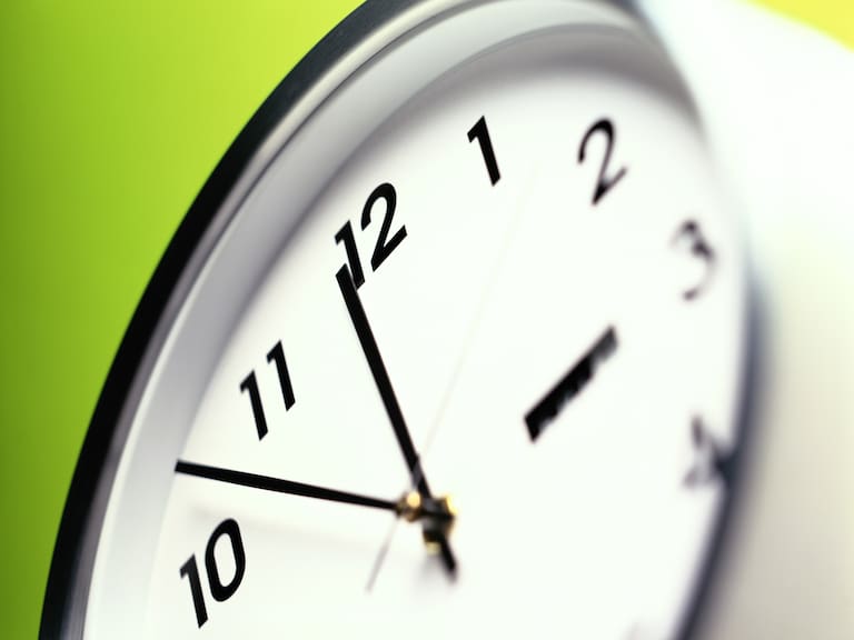 Cambio de hora en Chile: ¿se adelanta o atrasa el reloj en el próximo ajuste de 2024?  