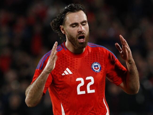 No le entendió al árbitro: el llamativo momento que protagonizó Ben Brereton durante el duelo entre Chile y Paraguay