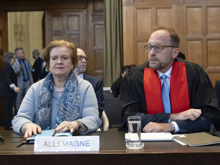 Los defensores de Alemania ante la Corte Internacional de Justicia, en la ciudad de La Haya en Países Bajos.