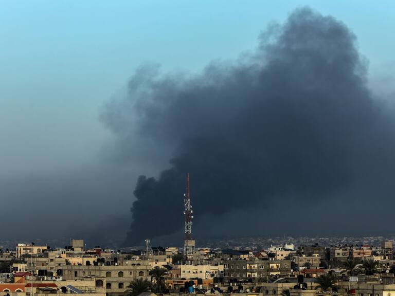 La Franja de Gaza sufre el aumento de los ataques aéreos de las fuerzas armadas de Israel, cuando ya dio muerte a más de 23.000 palestinos en el enclave.