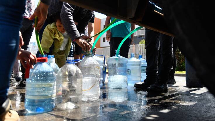 FACh traslada 34 mil litros de agua a Antofagasta tras masivo corte de suministro: ¿Cuáles son los puntos de abastecimiento?