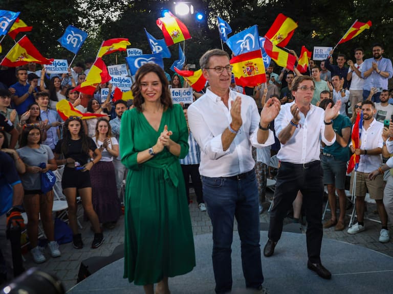 Alberto Núñez Feijóo celebra en Madrid la primera mayoría en España