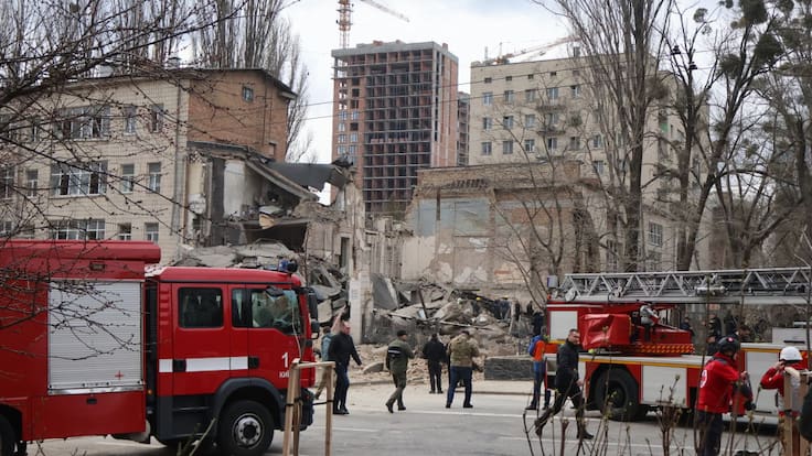 Tras acusar a Kiev del atentado en Moscú: Rusia bombardea Ucrania con decenas de misiles y drones