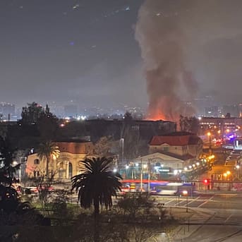 Incendio se registra al interior del Hospital Barros Luco en San Miguel 