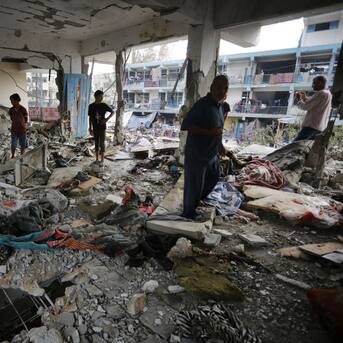 Israel bombardea escuela de la UNRWA y asesina a unas 35 personas