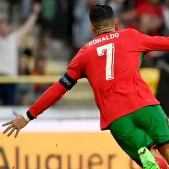Genio y figura: Cristiano Ronaldo se luce con un doblete en goleada de Portugal sobre Irlanda