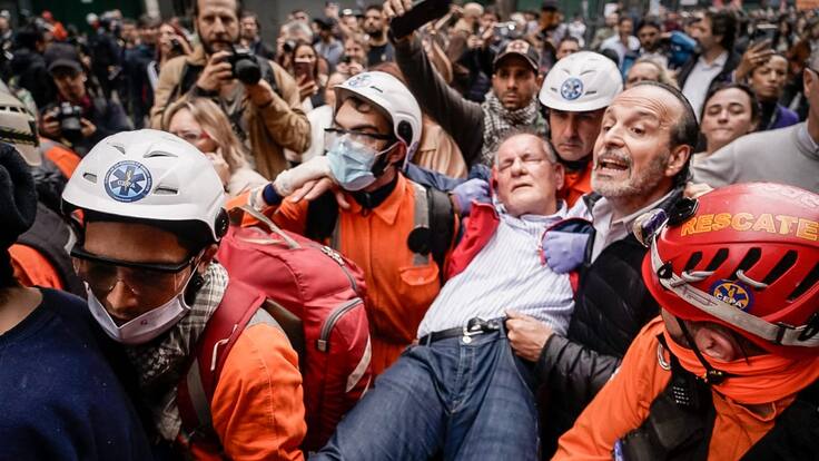 Diputados son hospitalizados tras recibir gas lacrimógeno en protesta contra reforma de Javier Milei