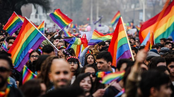 Marcha del orgullo LGBTQ+ 2024 en Santiago: estos son los cortes de tránsito en la capital 