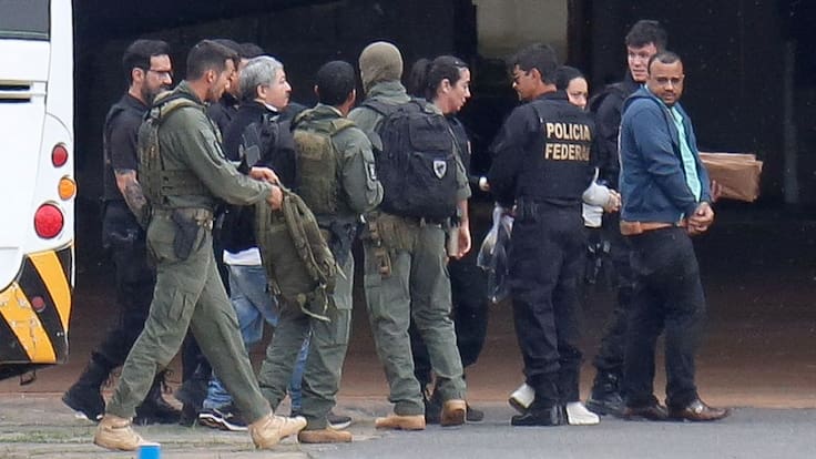 Brasil busca a sospechosos del intento de golpe de Estado que huyeron hacia la Argentina