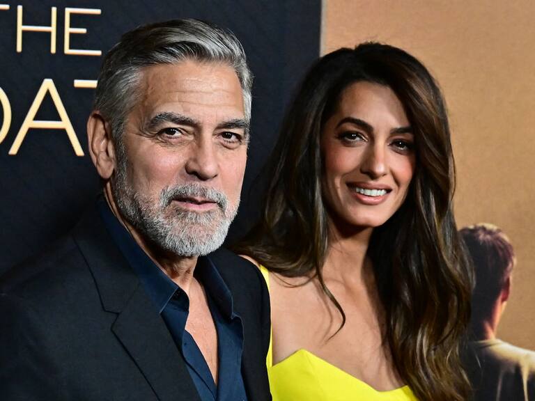 El actor estadounidense George Clooney junto a su esposa Amal Clooney, una importante abogada vinculada a la Corte Internacional de Justicia de la ONU.