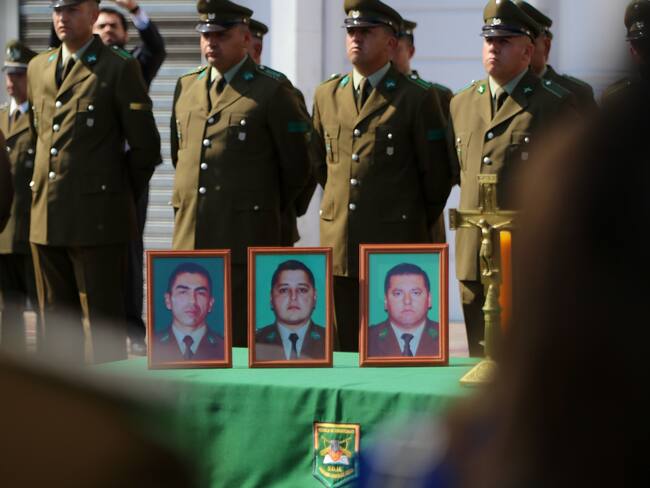 Funerales de los tres carabineros asesinados en Cañete se realizan este martes