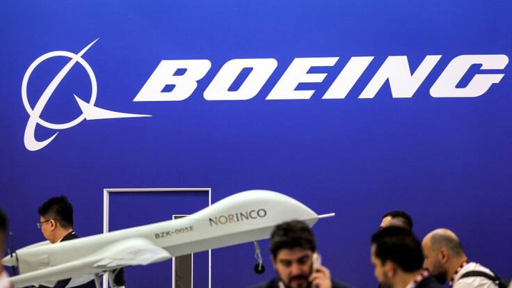 Jefe de Boeing acepta error por el vuelo que perdió una ventanilla en Estados Unidos