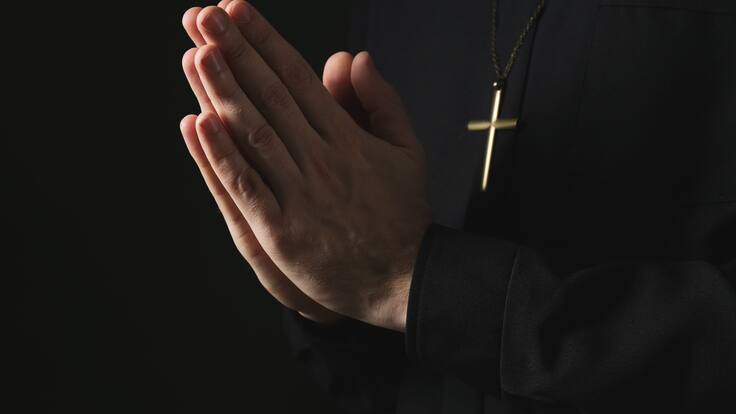 “Le he fallado a Dios”: condenan a ex sacerdote chileno a casi 22 años de cárcel por abuso sexual infantil en Estados Unidos