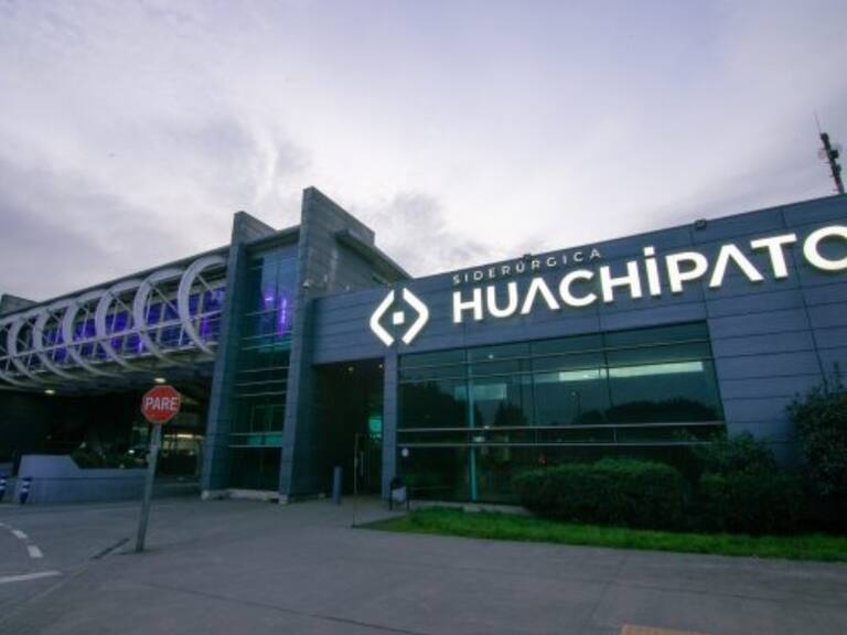 Trabajador de Siderúrgica Huachipato se encuentra en estado grave tras quedar atrapado en una máquina