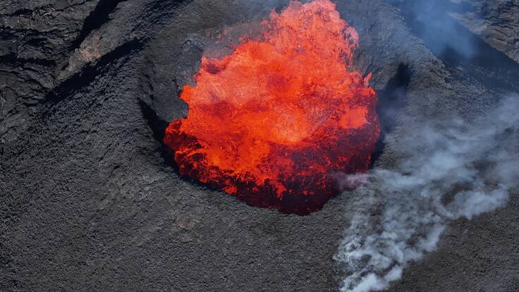 Volcán Svartsengi en Islandia entra en erupción por quinta vez desde diciembre 