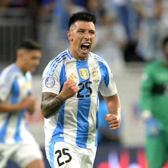 El gol de Lisandro Martínez para poner en ventaja a Argentina sobre Ecuador en la Copa América