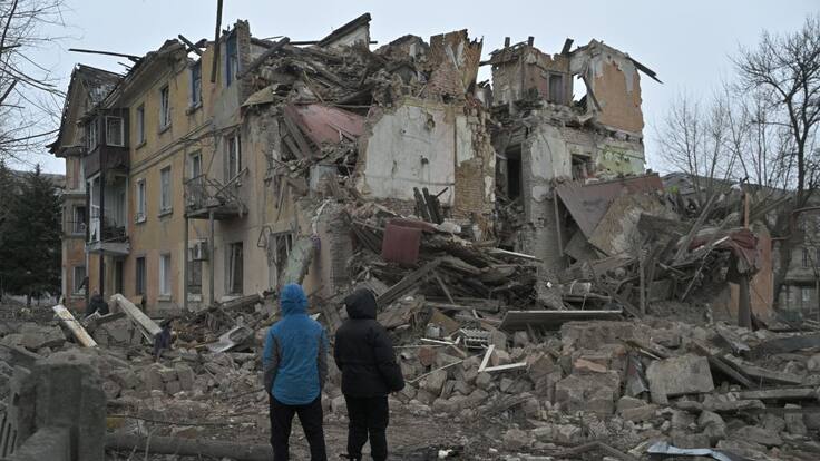 Ucrania informa que bombardeos rusos dejan tres muertos en Selídove