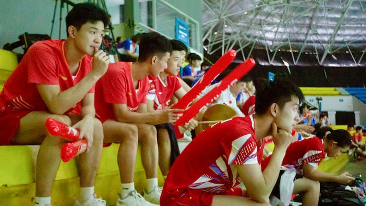 Impacto en China: joven jugador de bádminton fallece súbitamente en pleno torneo