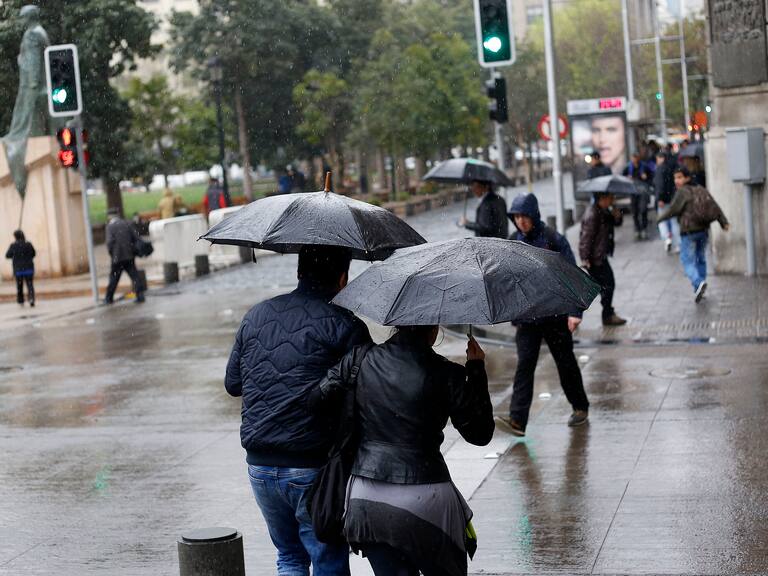 “Tiene un tamaño cercano a casi el continente sudamericano”: especialista explica las claves del ciclón extratropical en Chile