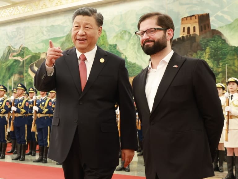 «Una sola China» y con mención privada a los Derechos Humanos: los detalles del encuentro del Presidente Boric y Xi Jinping