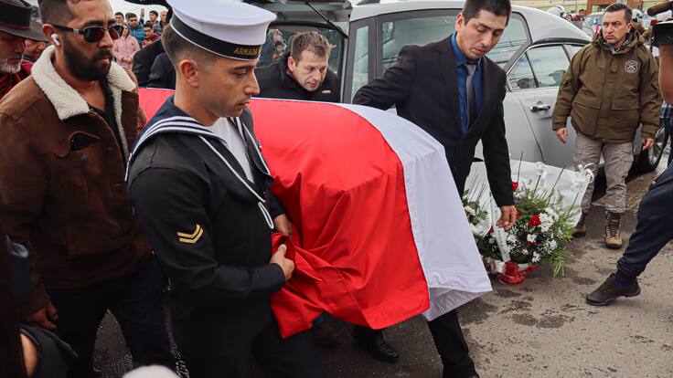 Armada no sancionará a marino que emplazó a Presidente Boric durante funeral de carabinero fallecido en Cañete 