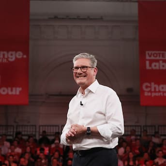 Tras 14 años de mandato conservador, el Partido Laborista logra aplastante victoria: Keir Starmer será el próximo primer ministro de Gran Bretaña