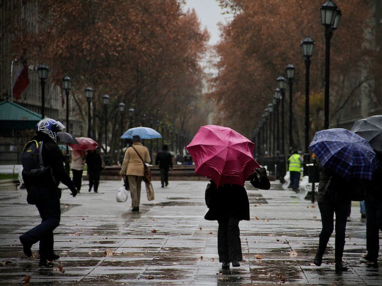 Lluvia en Santiago: por qué el temporal podría ser uno de los eventos de mayor importancia en más de 100 años