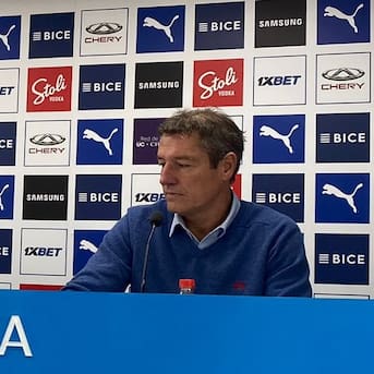 Buljubasich aborda la búsqueda de refuerzos para la UC y lamenta la eliminación en Copa Chile: “Es un fracaso”