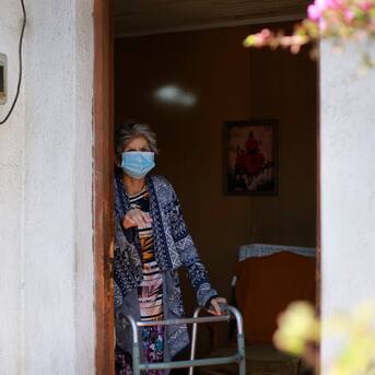 Denuncias graves maltratos a adultos mayores en hogar de ancianos de Quillota: los dejaban amarrados y con hormigas en la cara