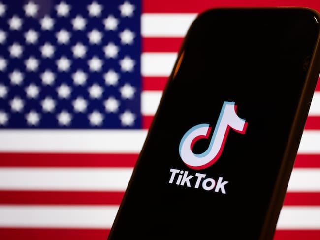 Ex alta autoridad de Estados Unidos dijo que está reuniendo a un grupo de inversionistas para intentar comprar TikTok