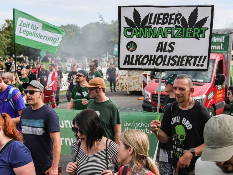 Alemania da un paso histórico hacia la legalización del cannabis
