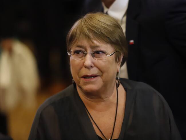 Bachelet sobre Piñera: “Tanto en la dictadura como en el estallido, eligió la salida institucional de dar poder a la ciudadanía mediante el voto”