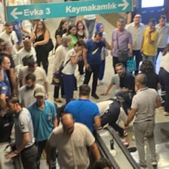 Escalera mecánica cambia de sentido y provoca accidente en Turquía: 11 personas resultaron heridas