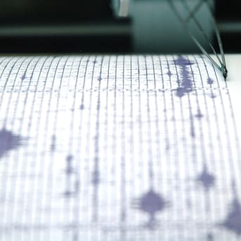 Terremoto de magnitud 7 sacude el sur de Perú: se registró alerta de tsunami 