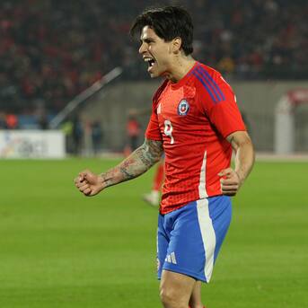 “Es un sueño”: la emoción de Víctor Dávila tras marcar dos goles en el triunfo de Chile ante Paraguay