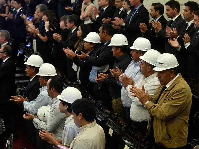 Mineros rescatados pondrán bandera en mina San José en honor a Piñera: “Gracias a él hoy hay 33 banderas flameando y no 33 cruces”