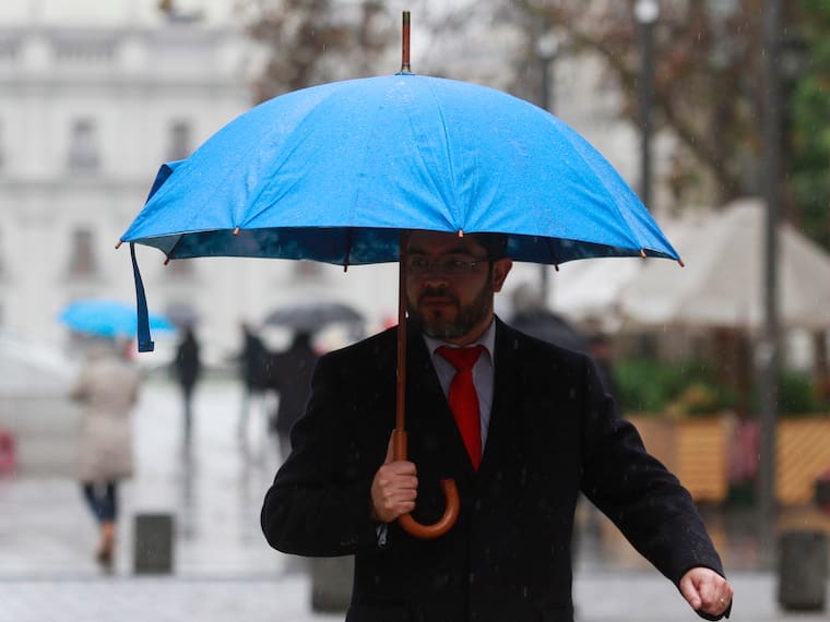 Lluvia en la región Metropolitana: cuántos milímetros caerían en Santiago, según el meteorólogo Eduardo Sáez