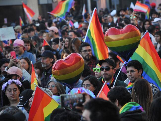 Marcha del orgullo LGBTQ+ en Chile 2024: así fue el colorido encuentro de conmemoración en la capital